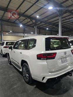 تۆیۆتا لاند کروزەر